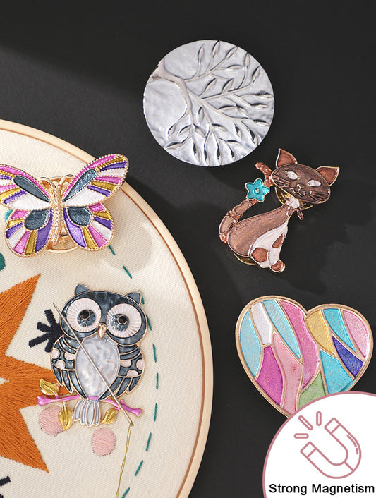 Needle Minder – Animal-Shaped Magnetic Brooch & Needle Holder