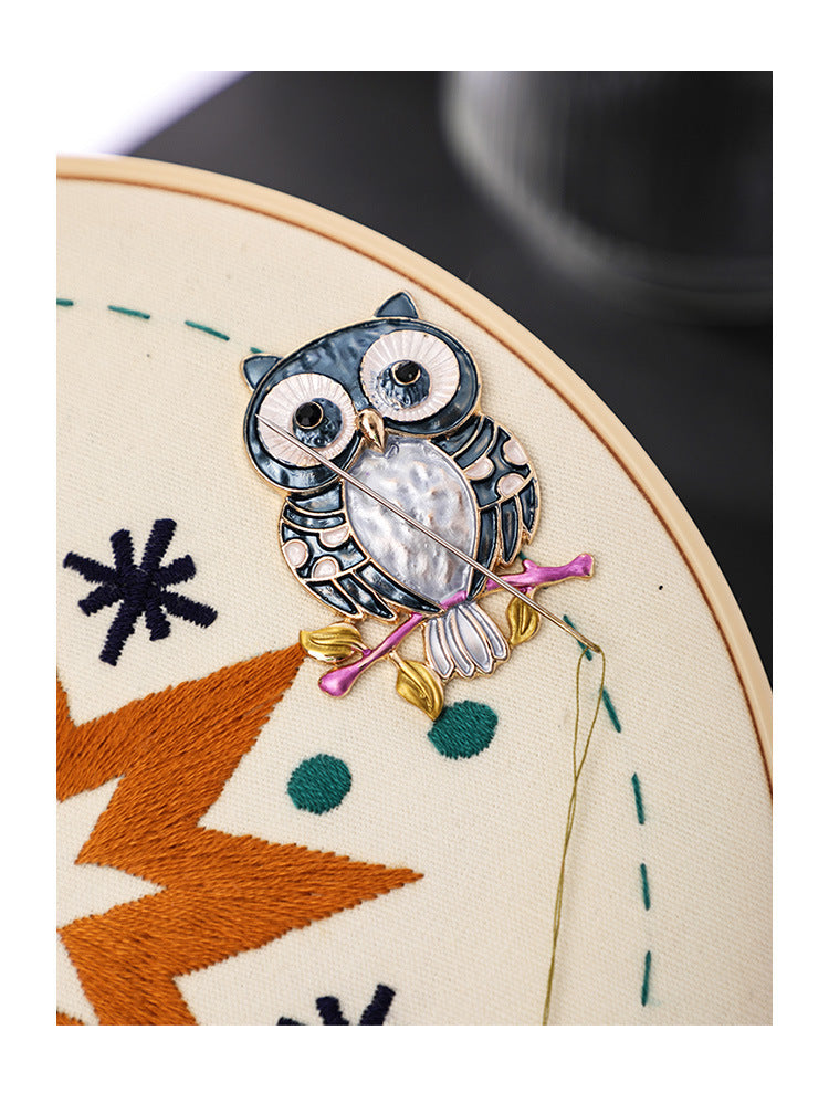 Needle Minder – Animal-Shaped Magnetic Brooch | Embroidery Needle Holder