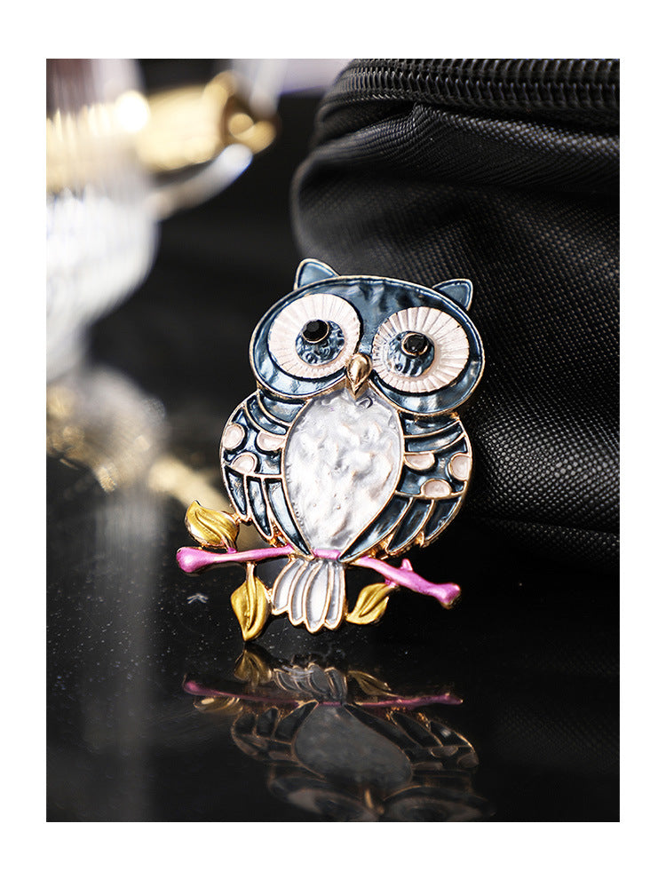 Needle Minder – Animal-Shaped Magnetic Brooch | Embroidery Needle Holder